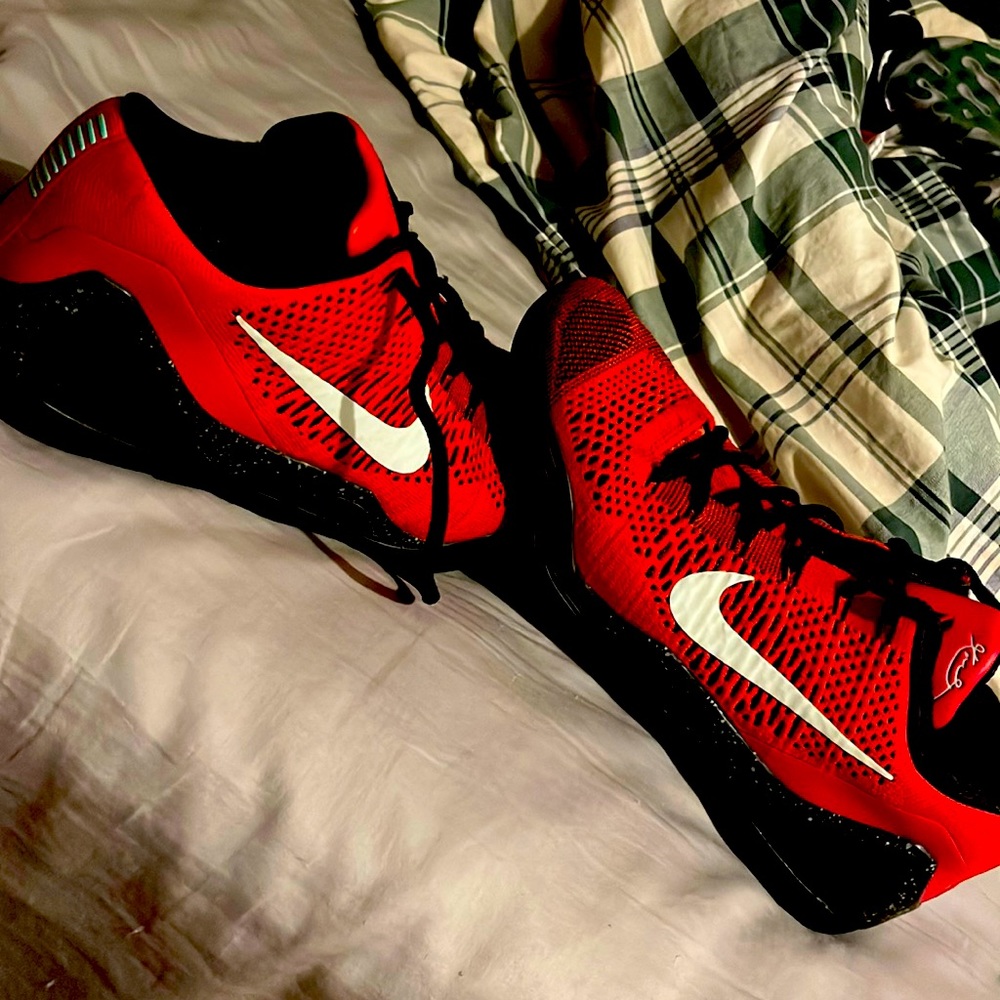 KOBE 9 ELITE LOW “UNIVERSITY RED”
